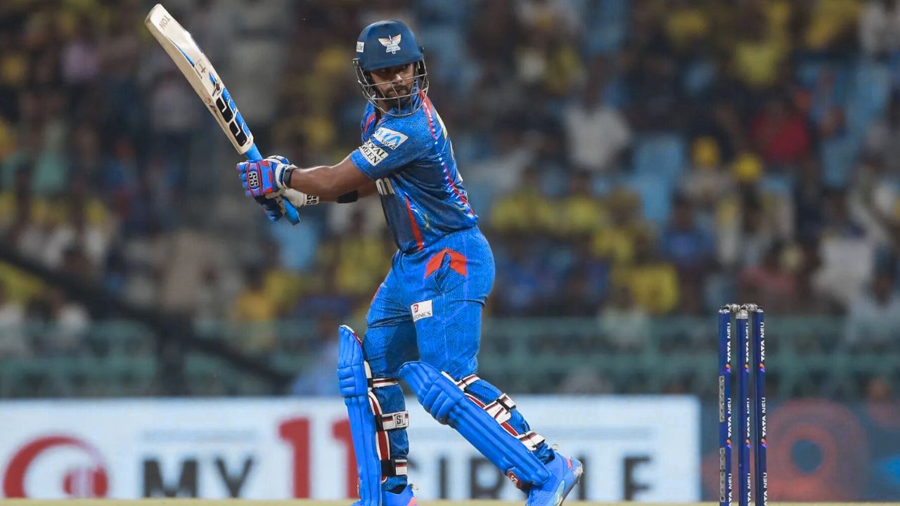 Rajasthan Royals के लिए बुरी खबर: Sanju Samson की Fitness पर बढ़ी चिंता