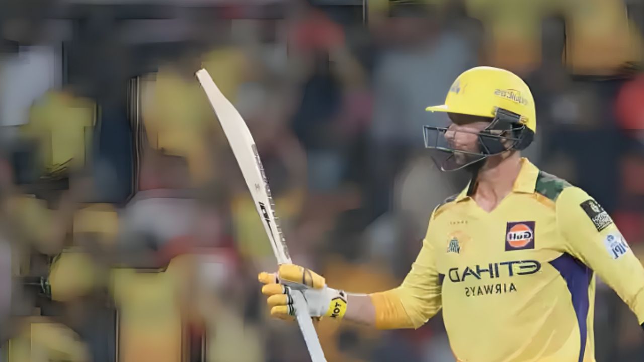 Devon Conway को Retire Out करने के CSK के फैसले पर भड़के Michael Clarke Team Strategy पर उठाए Tough Questions