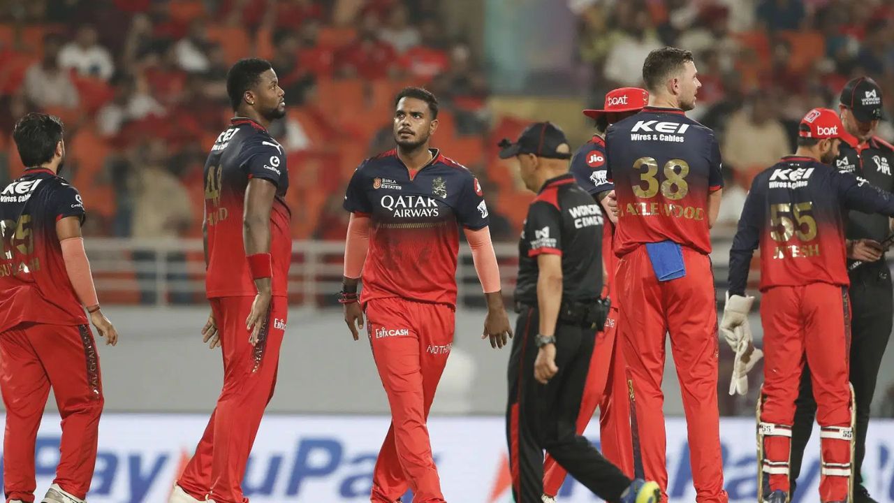 IPL 2025: RCB के स्वास्तिक चिकार ने फाइनल में जगह पक्की करने पर किया जोरदार जश्न गाए बॉलीवुड के मशहूर गाने